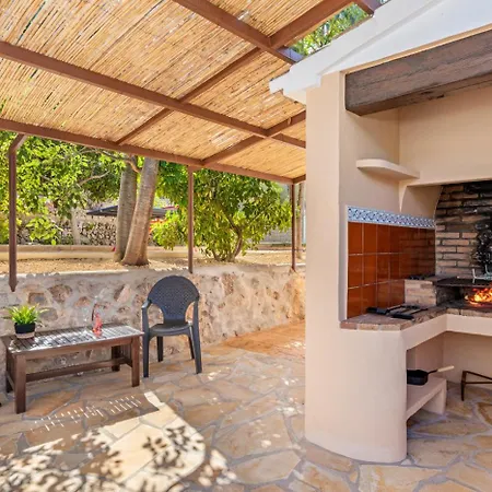 Joan - Plusholidays فيلة كاليبي