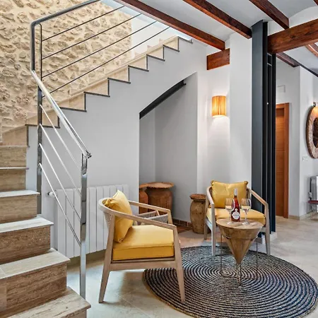 Joan - Plusholidays *