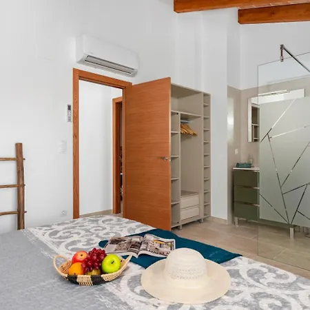 Joan - Plusholidays فيلة *