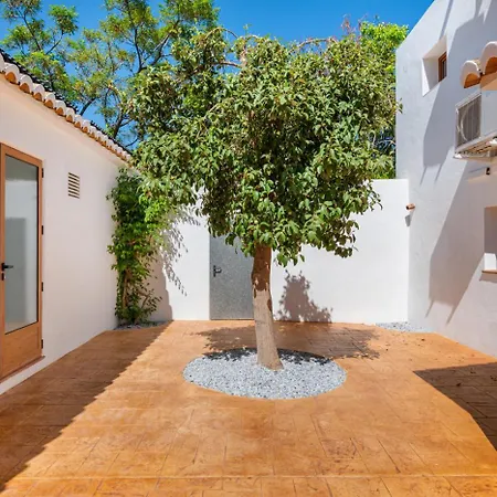 Joan - Plusholidays فيلة *