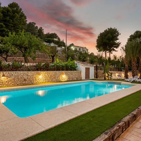 فيلة Joan - Plusholidays كاليبي