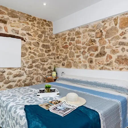 Joan - Plusholidays *