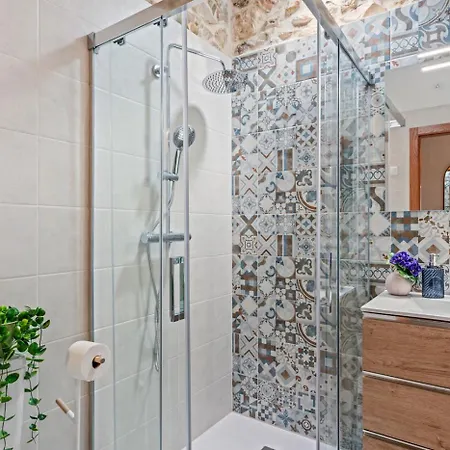 Joan - Plusholidays Villa