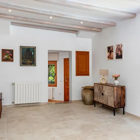 Joan - Plusholidays Villa