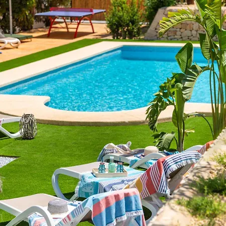 Joan - Plusholidays Villa *