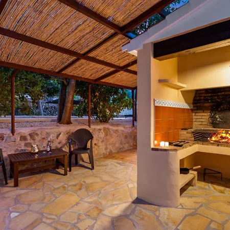 Villa Joan - Plusholidays