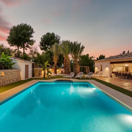 Joan - Plusholidays Villa