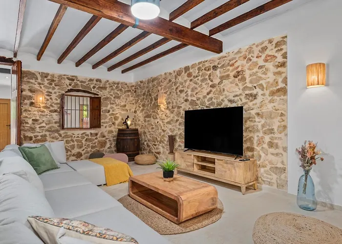 Joan - Plusholidays Villa