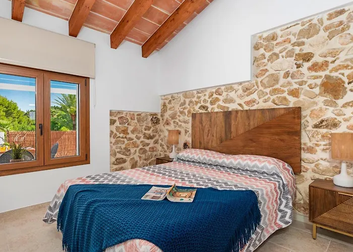 Joan - Plusholidays Villa