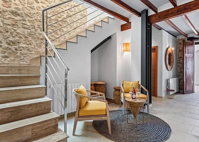 Joan - Plusholidays *