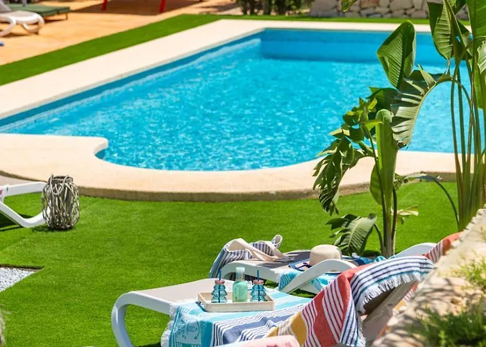 Joan - Plusholidays Villa *