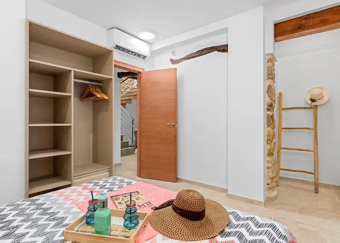 Joan - Plusholidays Villa *