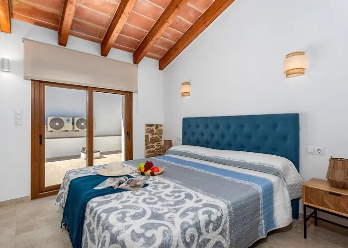 Joan - Plusholidays Villa