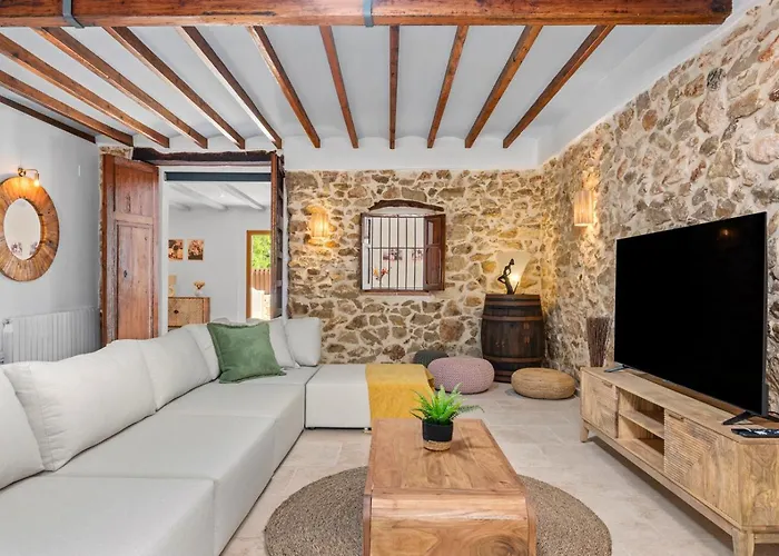 Joan - Plusholidays Villa