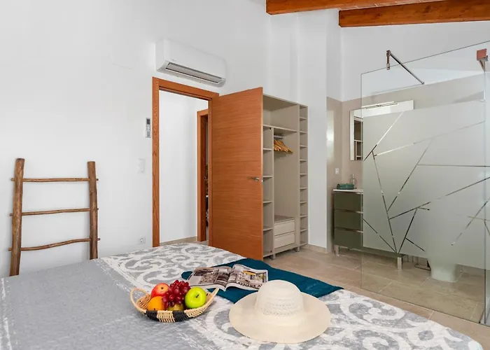 Joan - Plusholidays Villa *