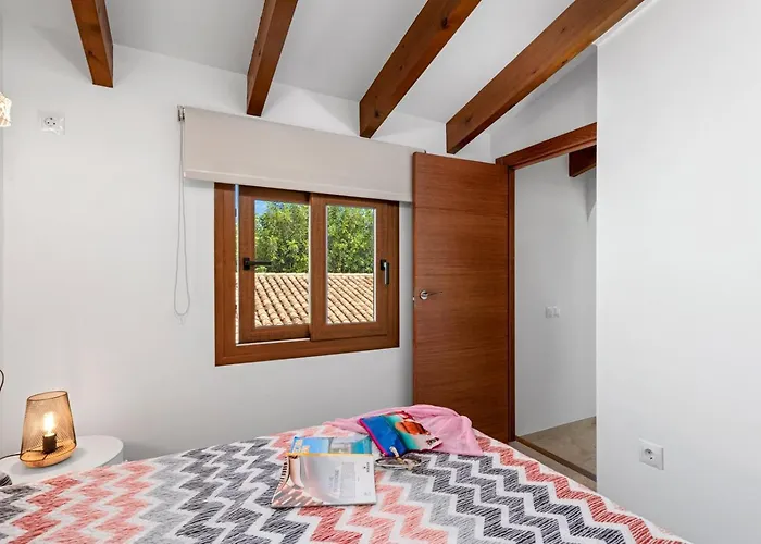 Joan - Plusholidays Villa