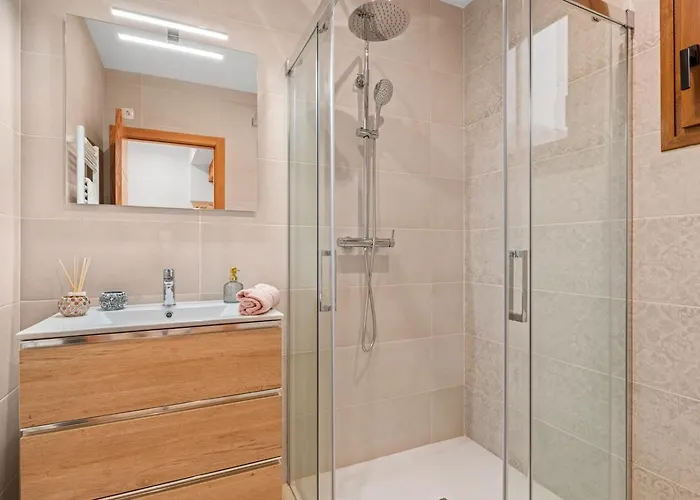 Joan - Plusholidays *