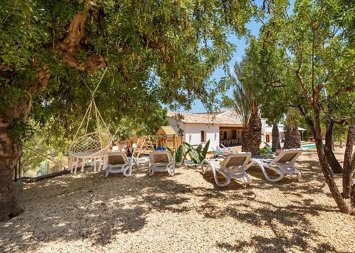 Joan - Plusholidays Villa *