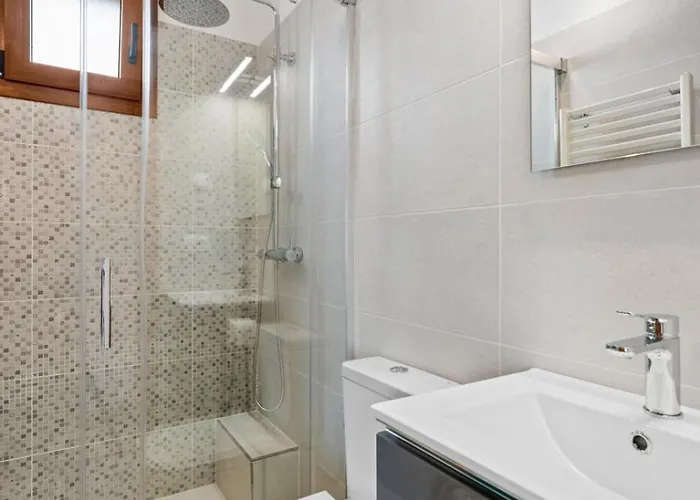 Joan - Plusholidays Villa