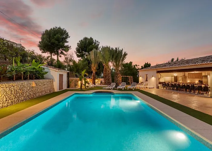 Joan - Plusholidays Villa