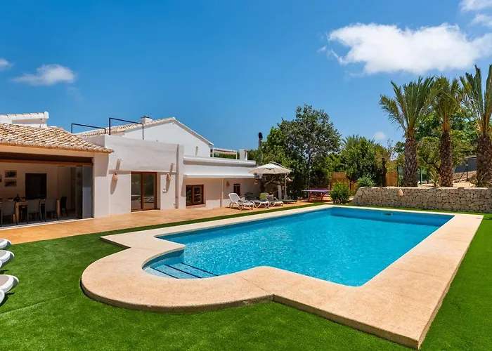 Joan - Plusholidays Villa